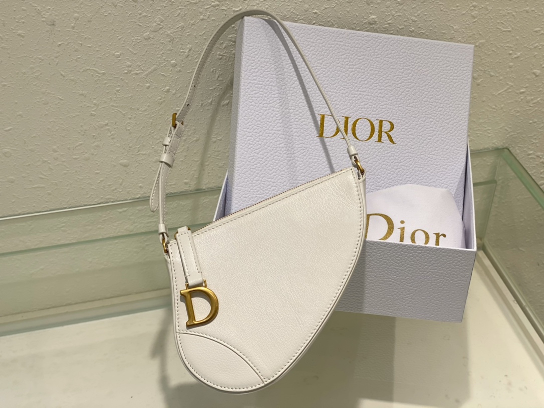 Bagsaaa D10r Saddle Rodeo Pouch White Goatskin - 20 x 15 x 4 cm