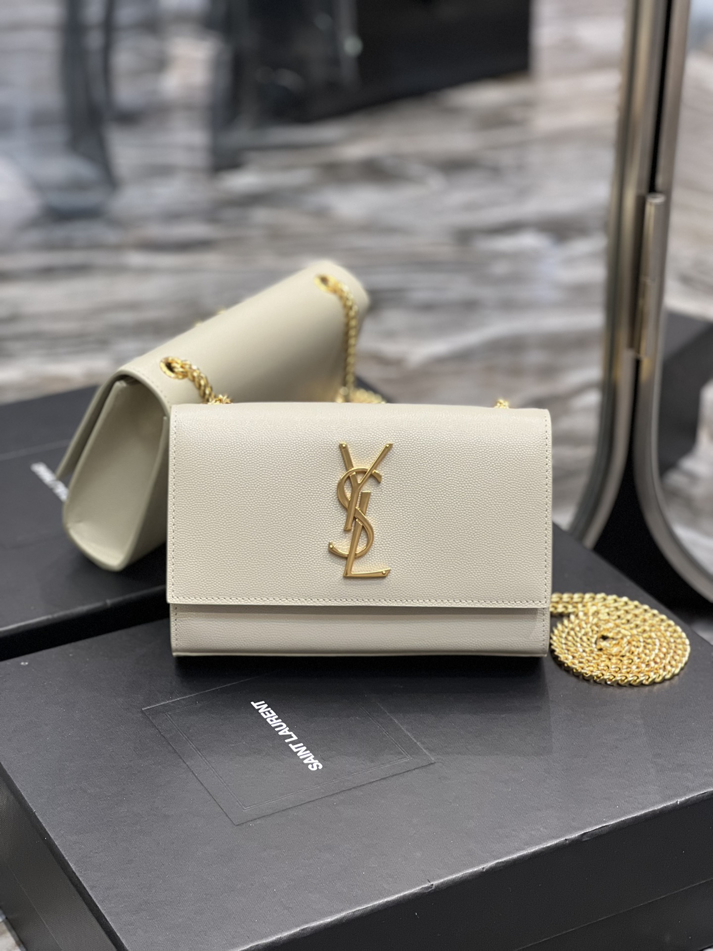 Bagsaaa Y51 Kate Small In Grain De Poudre Embossed Leather 469390 White - 20x12,5x5 CM