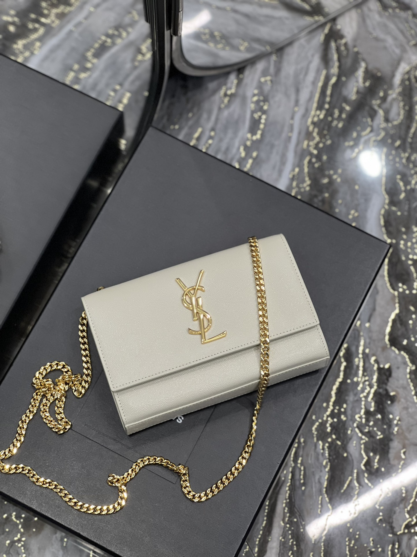 Bagsaaa Y51 Kate Small In Grain De Poudre Embossed Leather 469390 White - 20x12,5x5 CM