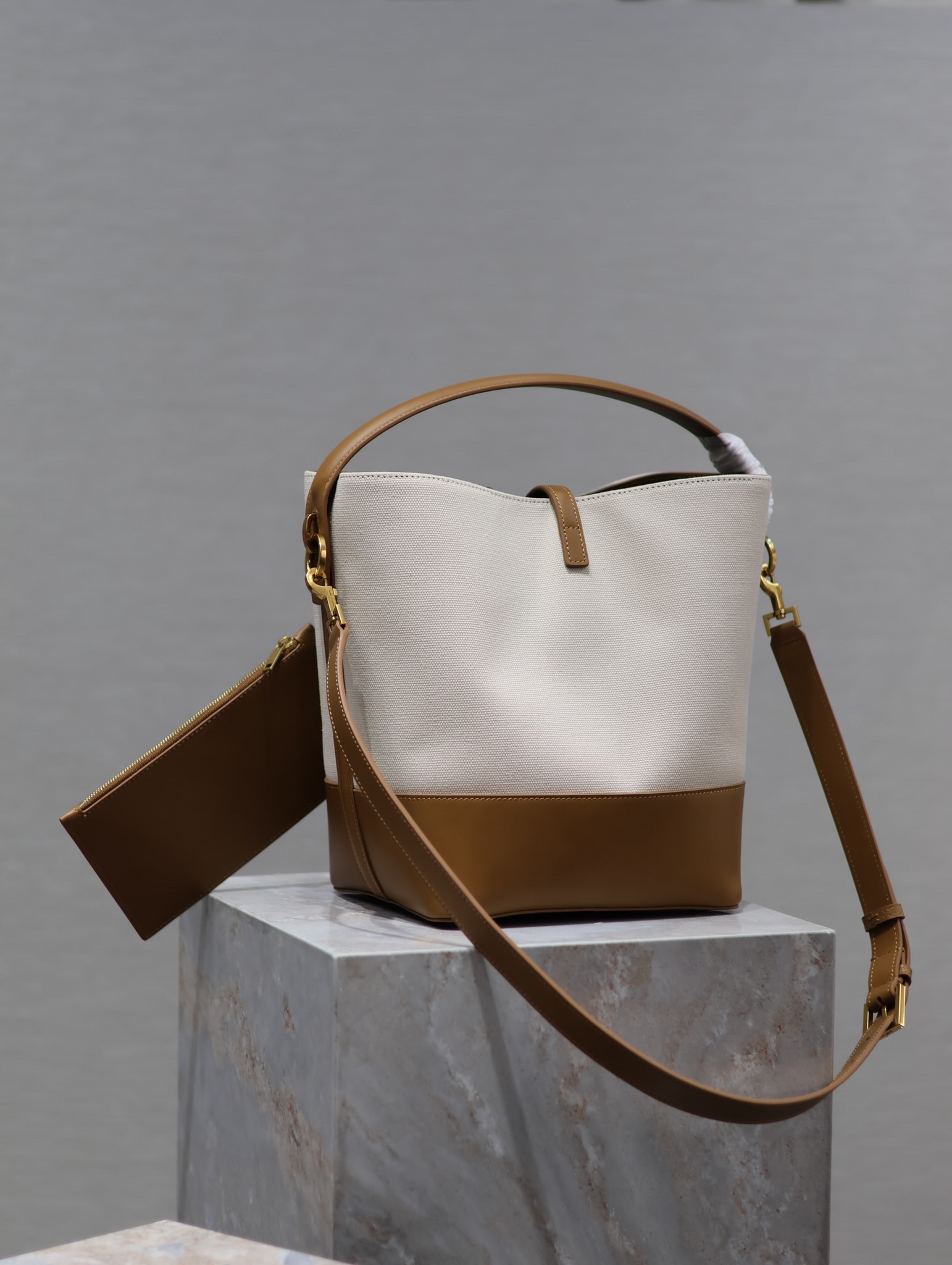Bagsaaa Le 37 In Canvas And Leather 742828 - 20 X 25 X 16 CM