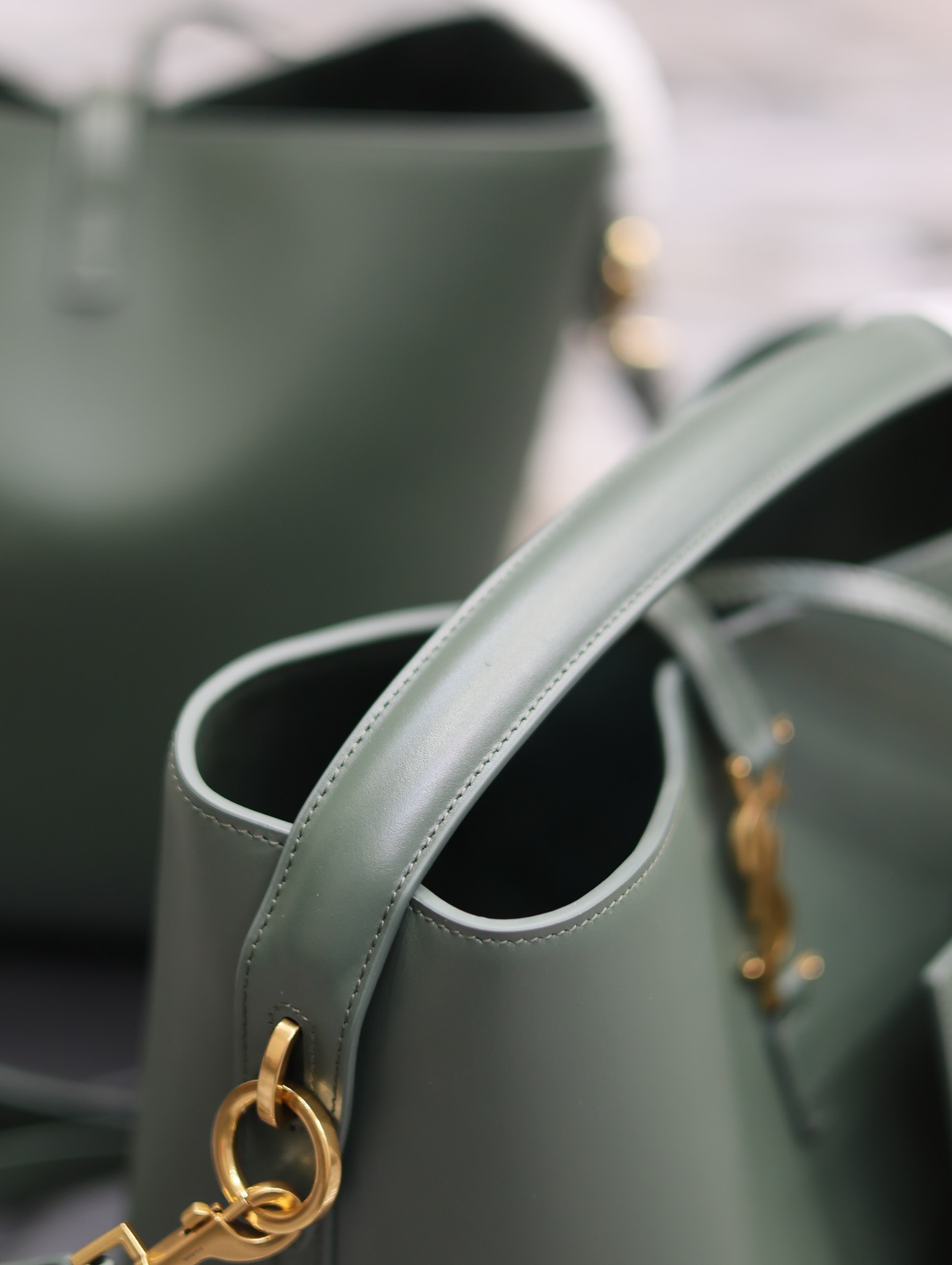 Bagsaaa Le 37 In Dark Green Leather 742828 - 20 X 25 X 16 CM