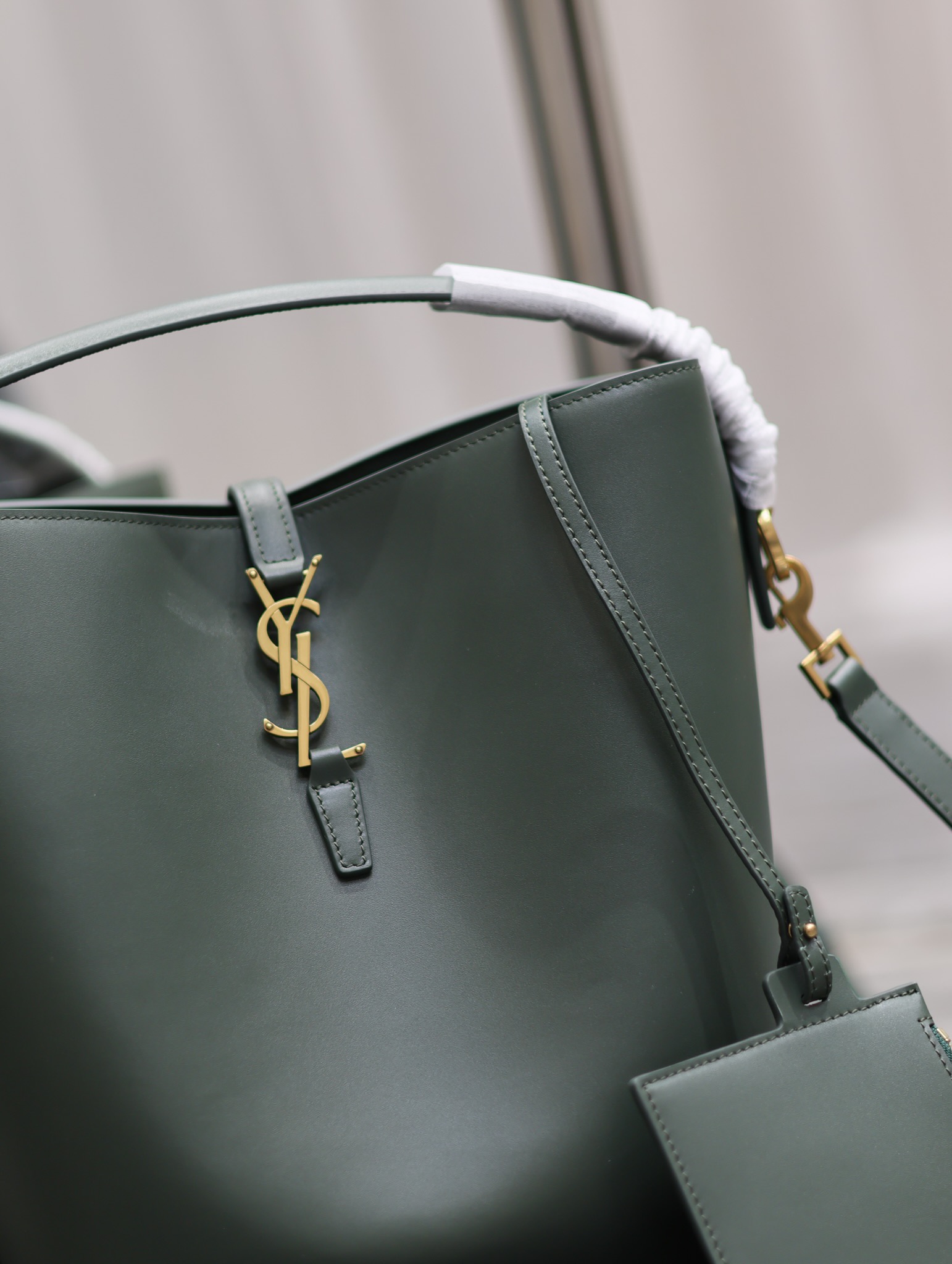 Bagsaaa Le 37 In Dark Green Leather 742828 - 20 X 25 X 16 CM