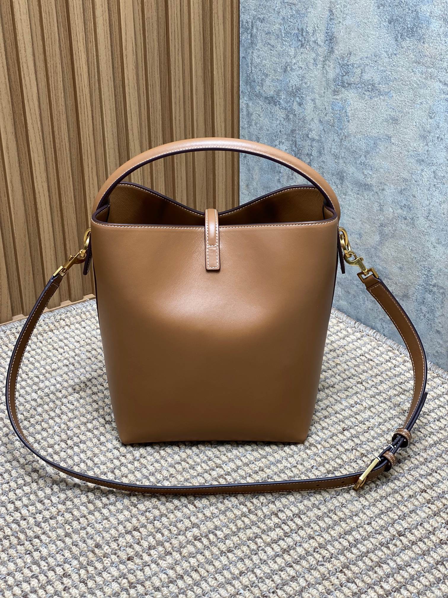 Bagsaaa Le 37 In Dark Beige Leather 742828 - 20 X 25 X 16 CM