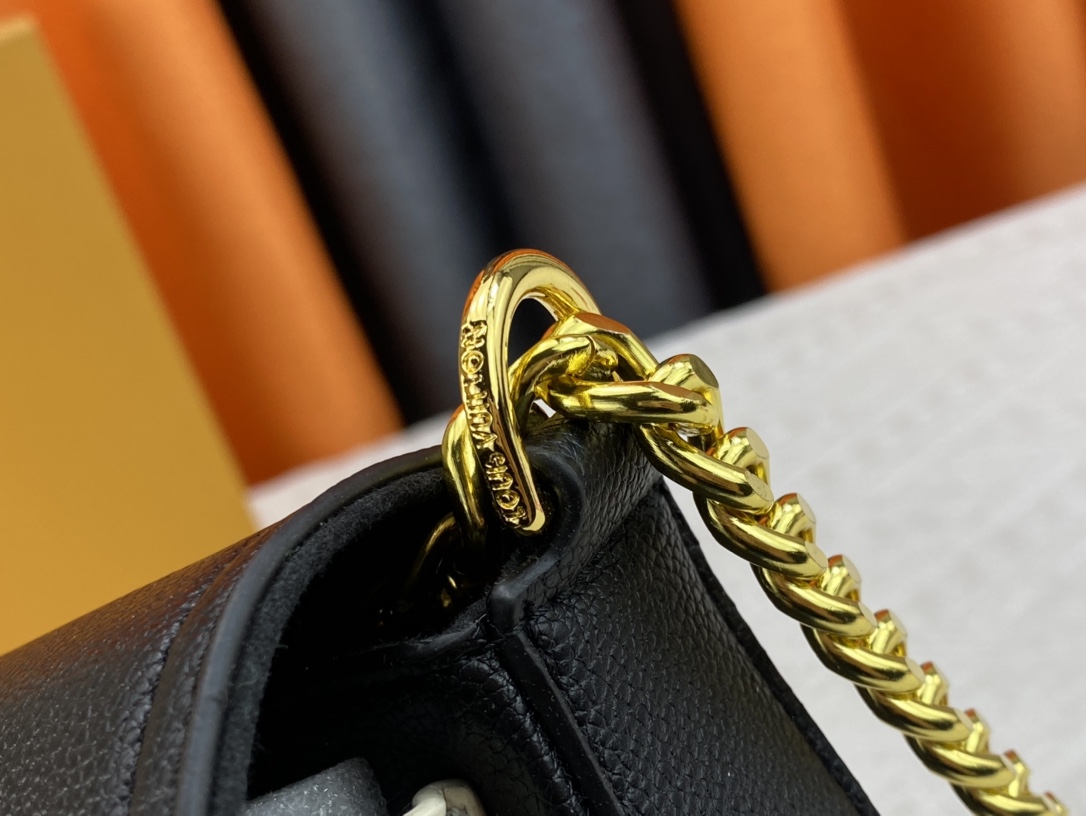 Bagsaaa L0vis Vvtt0n M81560 Lockme Tender Pochette Black - 18 x 9 x 4 cm