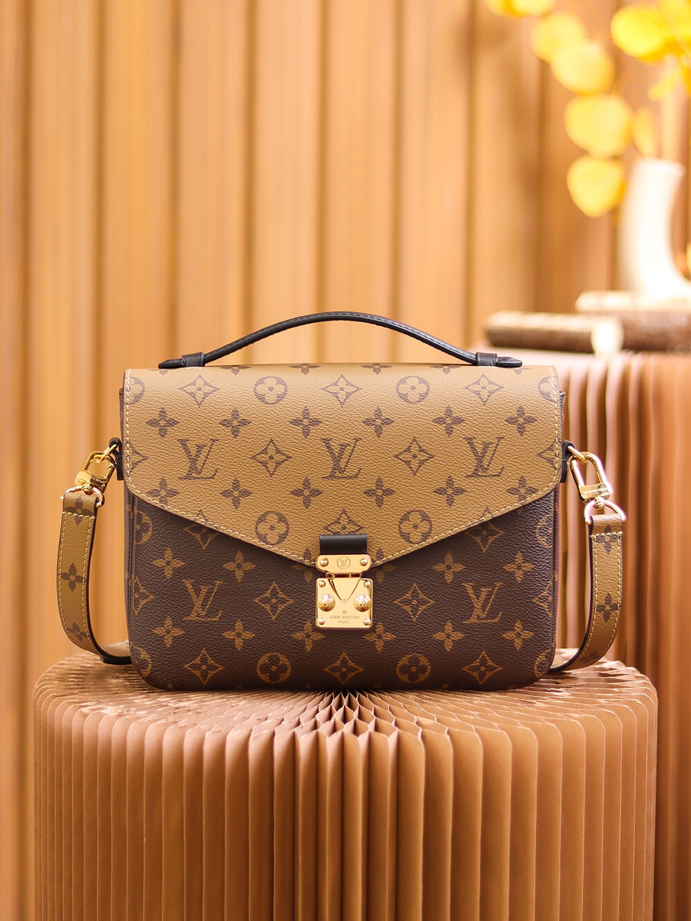 Bagsaaa L0vis Vvtt0n Pochette Métis M44876 Monogram Reverse Coated Canvas - 25 x 19 x 7 cm