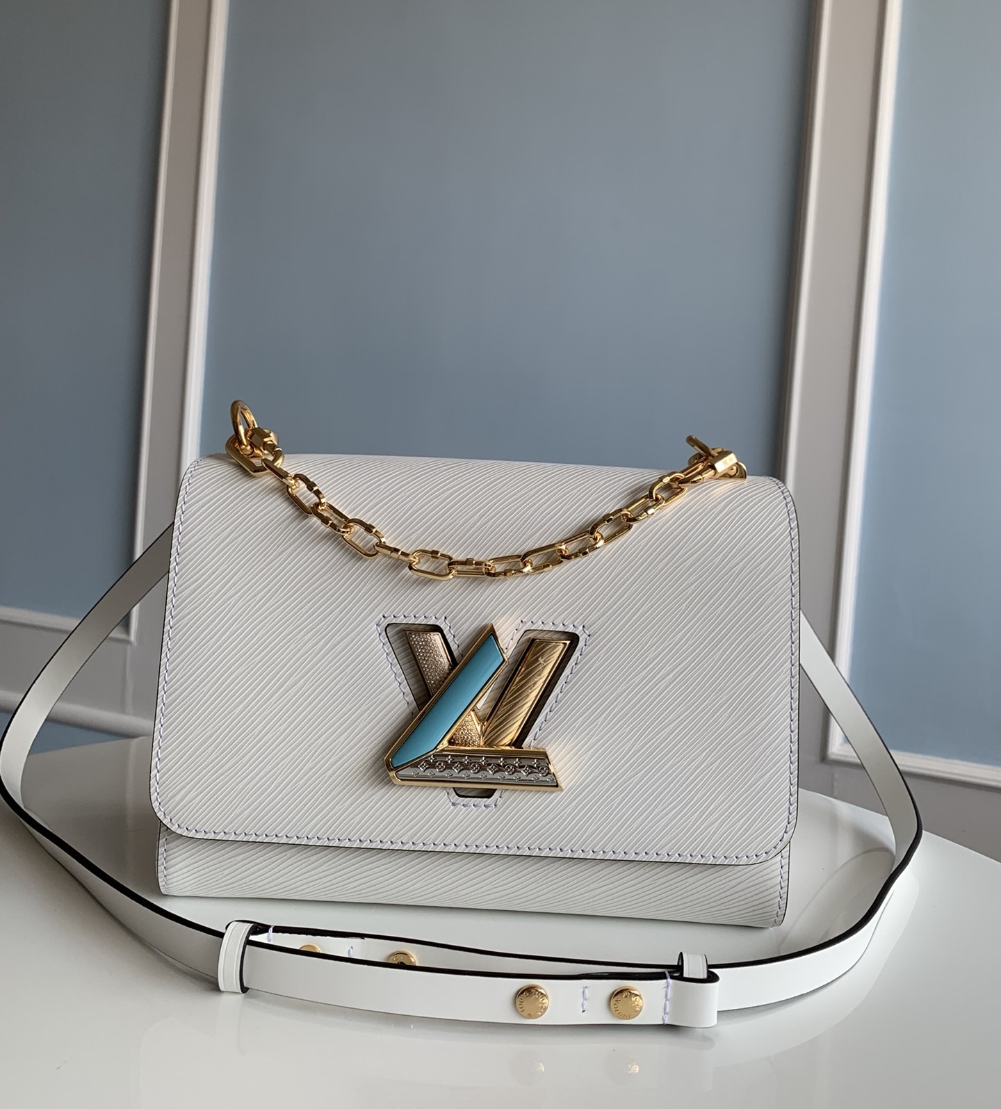 Bagsaaa L0vis Vvtt0n M21032 Twist MM White - 23 x 17 x 9.5 cm