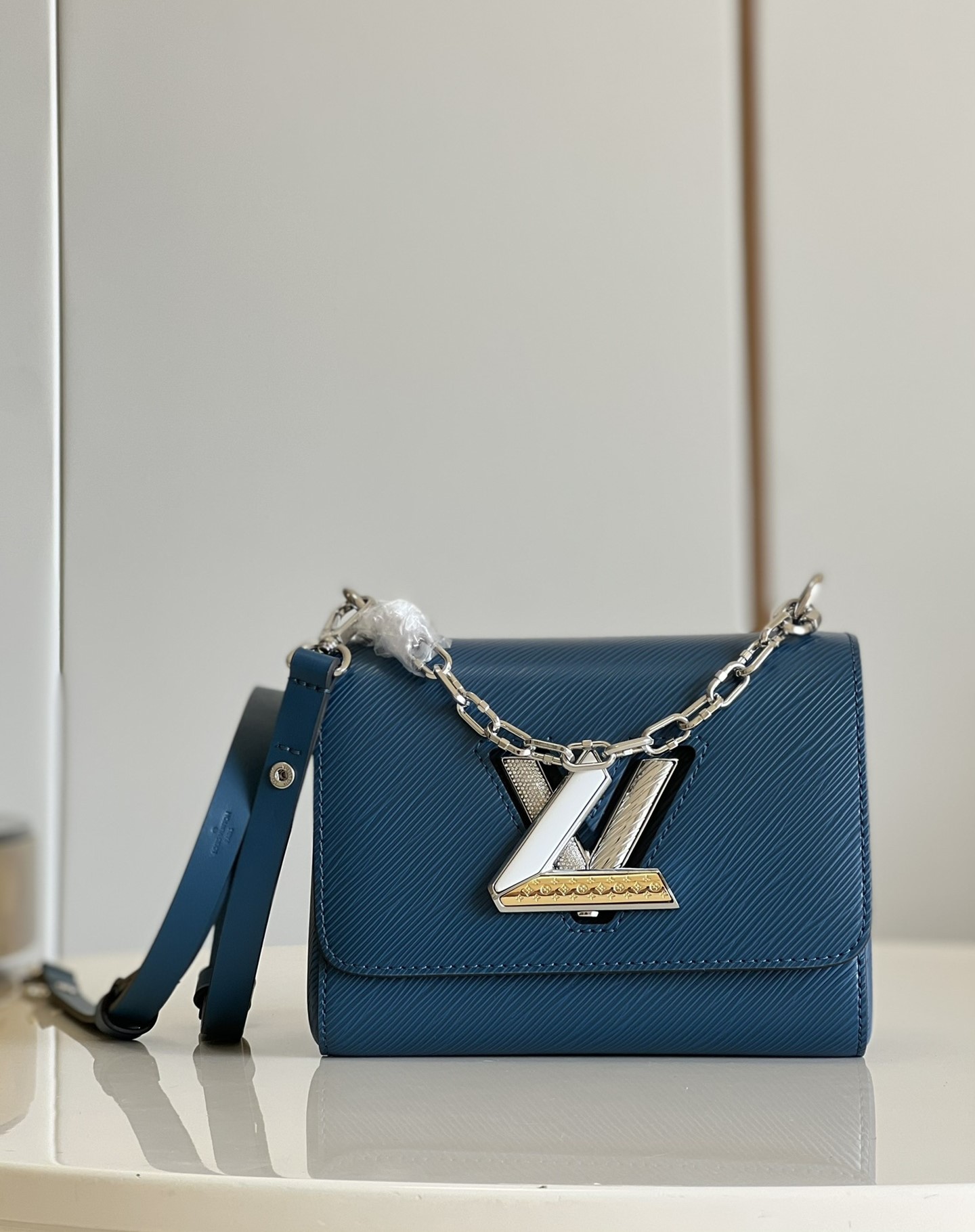 Bagsaaa L0vis Vvtt0n M21033 Twist PM Toledo Blue - 19 x 15 x 9 cm