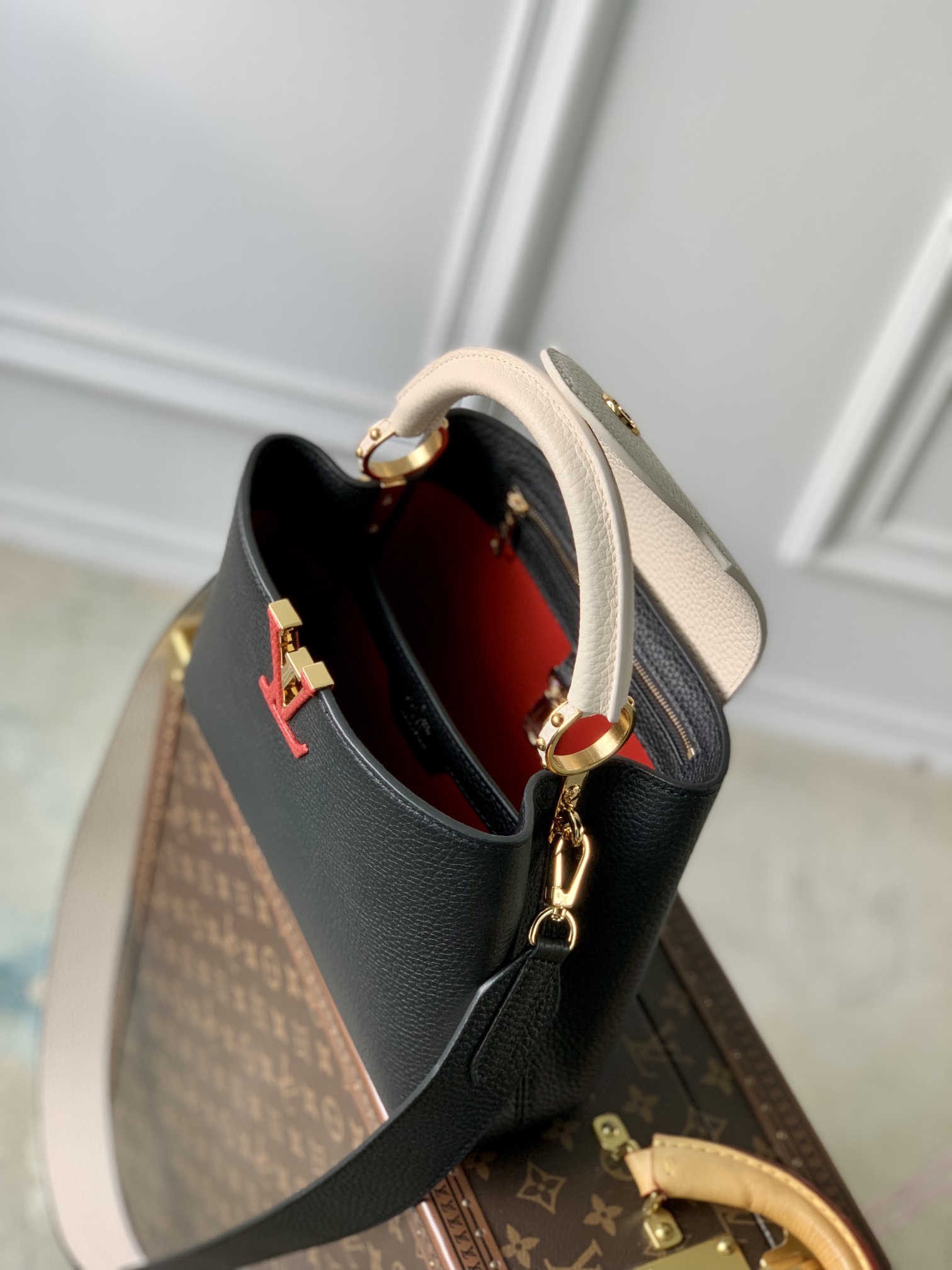 Bagsaaa L0vis Vvtt0n M21043 Capucines BB Black - 27 x 18 x 9 cm