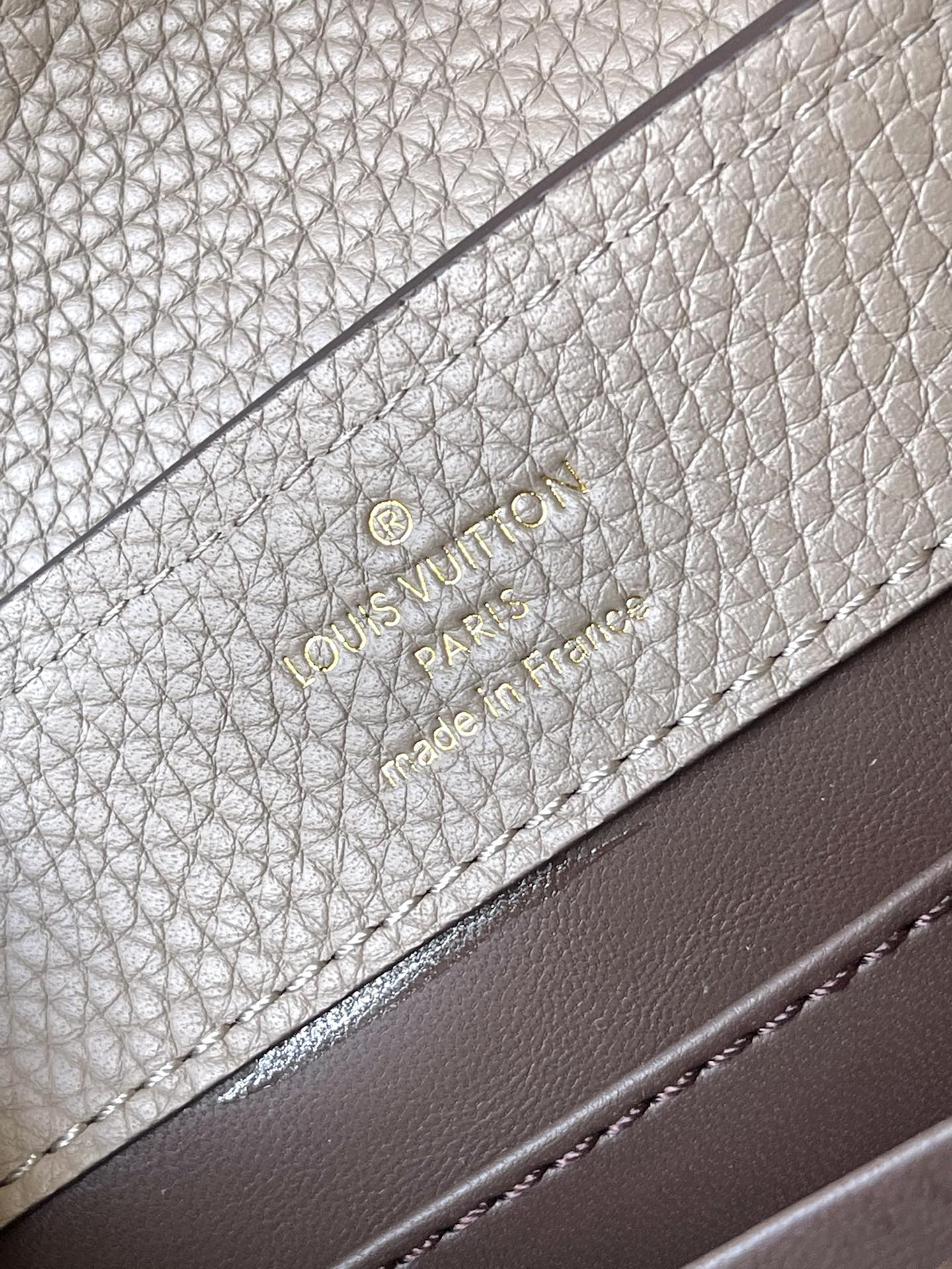 Bagsaaa L0vis Vvtt0n M24567 Capucines Mini Bag Galet Grey - 21 x 14 x 8 cm