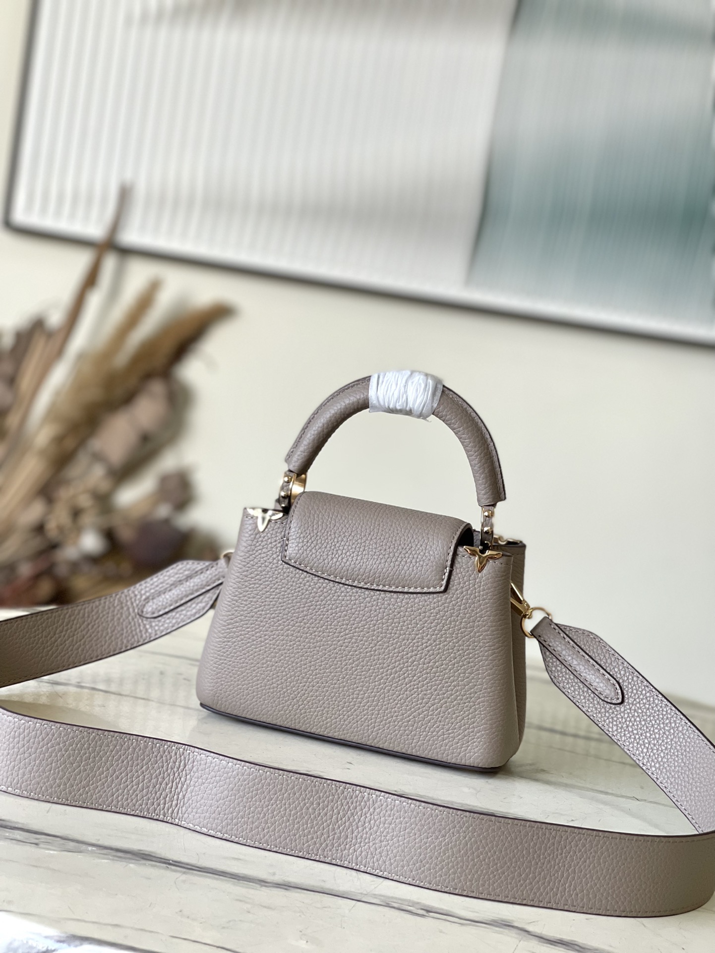Bagsaaa L0vis Vvtt0n M24567 Capucines Mini Bag Galet Grey - 21 x 14 x 8 cm