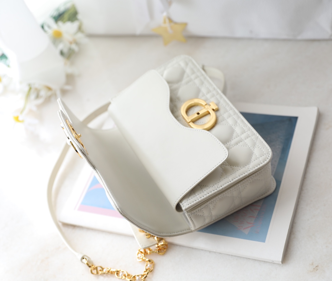 Bagsaaa Small D10r Jolie Top Handle Bag Latte Cannage Calfskin - 22 x 14 x 8 cm