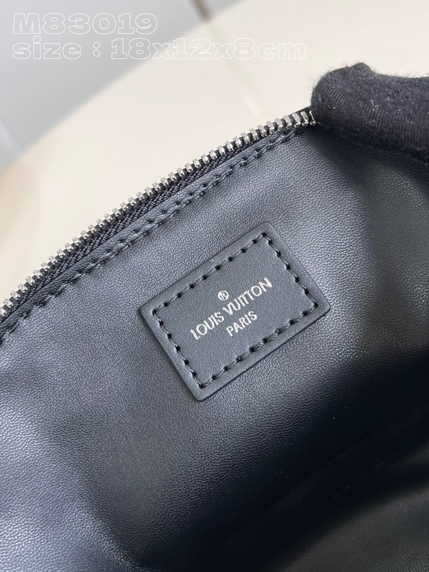 Bagsaaa L0vis Vvtt0n M83019 Nano Alma Black Lambskin - 18 x 12 x 8 cm