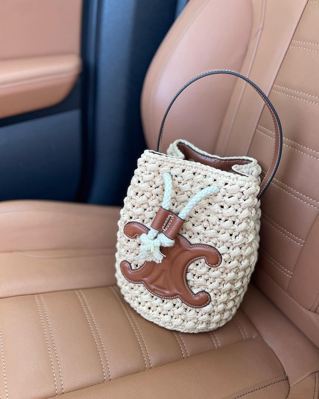 Bagsaaa Ce1i*e Teen Drawstring In Raffia And Calfskin