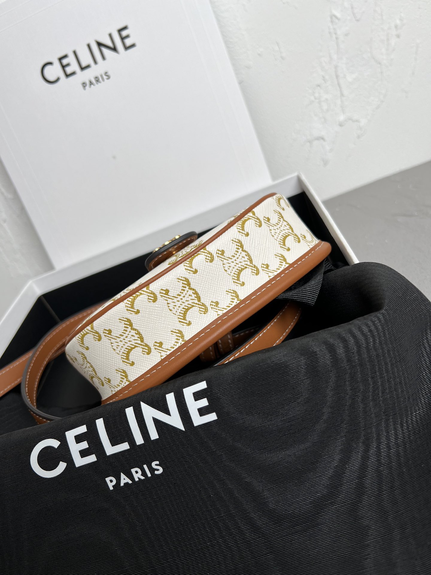 Bagsaaa Ce1i*e Mini Besace In Triomphe Canvas And Calfskin White - 16 X 14 X 4 CM