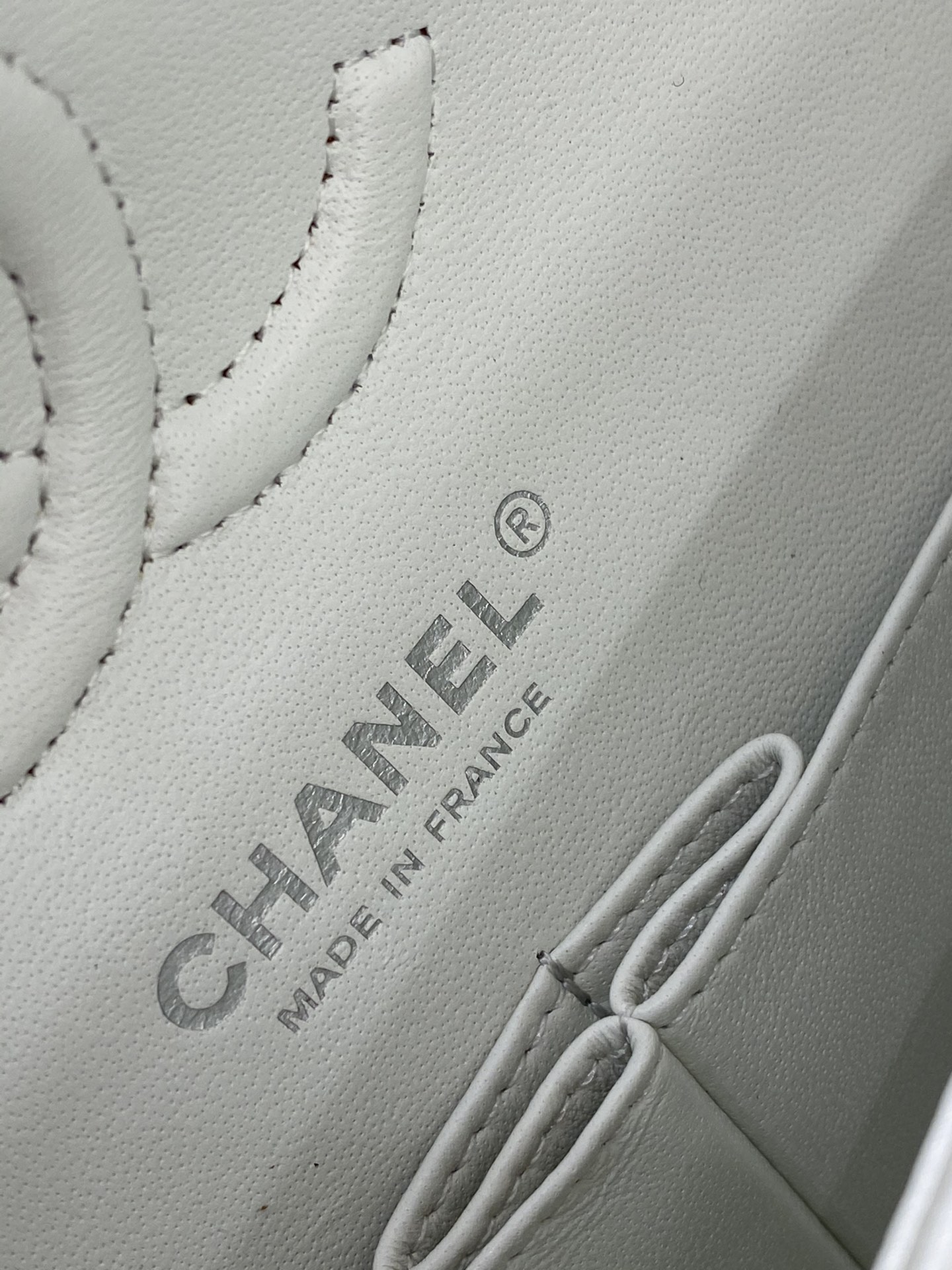 Bagsaaa Ch**el Small Flap Bag White Caviar Silver Hardware - 23.5 cm
