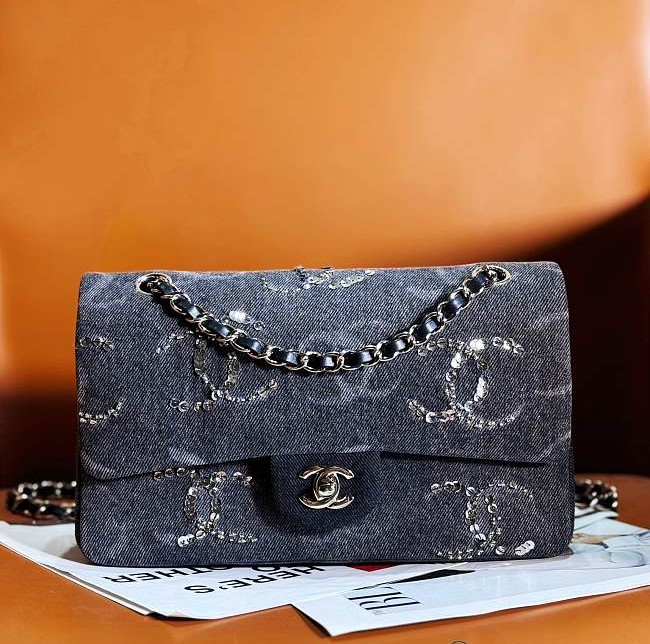 Bagsaaa Ch**el Classic Handbag A01112 Embroidered Denim - 15.5 × 25.5 × 6.5 cm