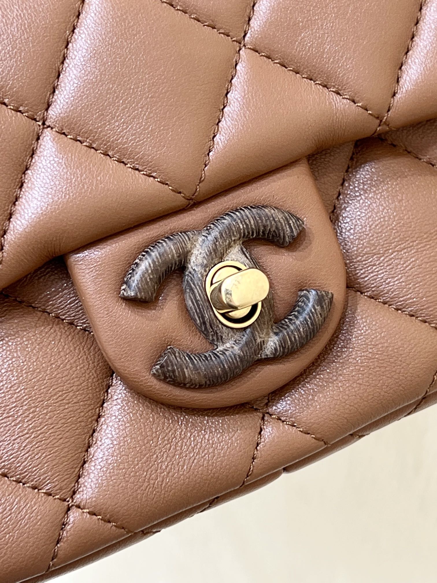 Bagsaaa Ch**el Mini Flap Bag Lambskin & Wenge Wood Brown AS4165 - 11 × 18 × 7 cm