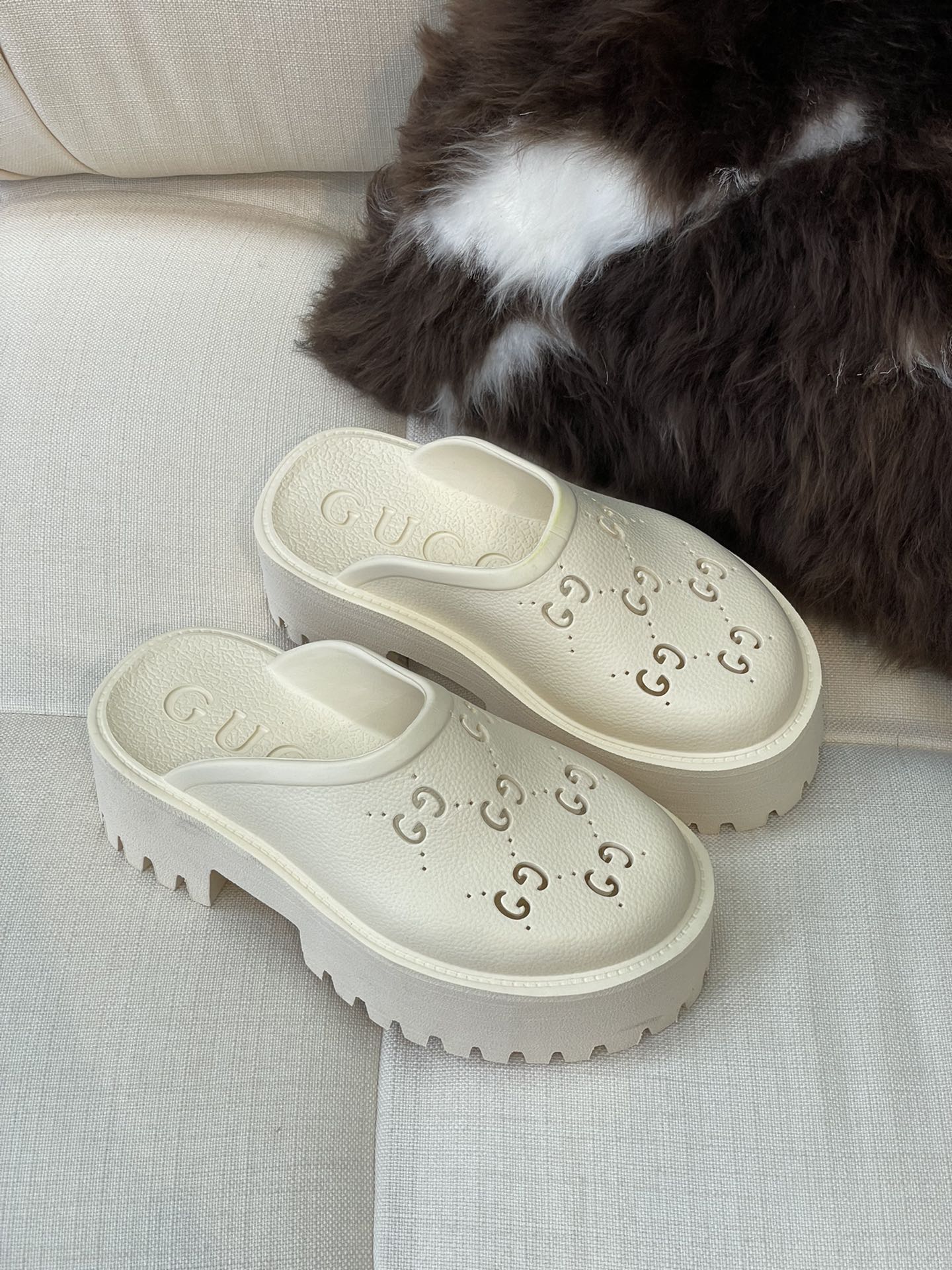 Bagsaaa Women's Platform Perforated G Sandal 663577 White