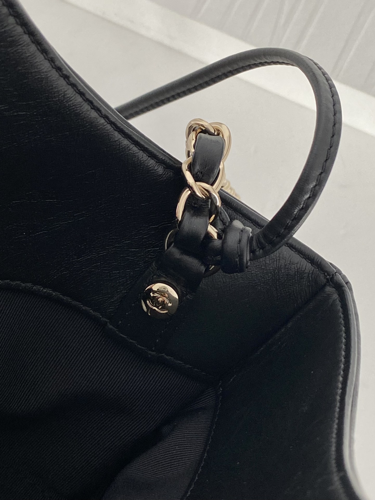 Bagsaaa Ch**el 31 Large Shopping Bag Shiny Crumpled Calfskin Black AS1010 - 37 × 39 × 8 cm