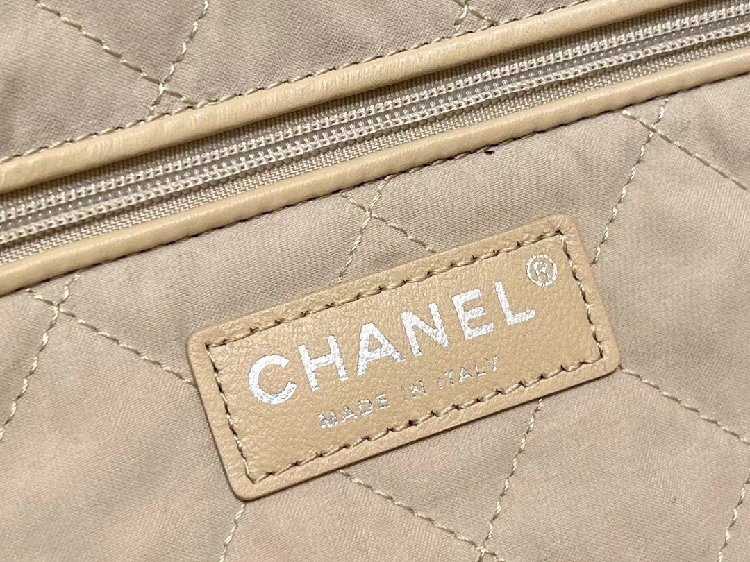 Bagsaaa Ch**el 22 Small Handbag White & Rainbow Logo AS3260 - 35 × 37 × 7 cm