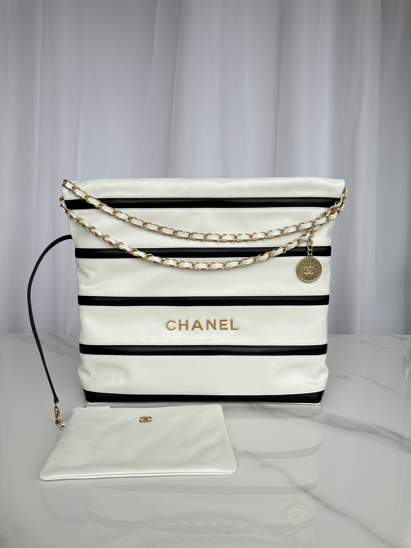 Bagsaaa Ch**el 22 Small Handbag White & Black AS3260 - 35 × 37 × 7 cm