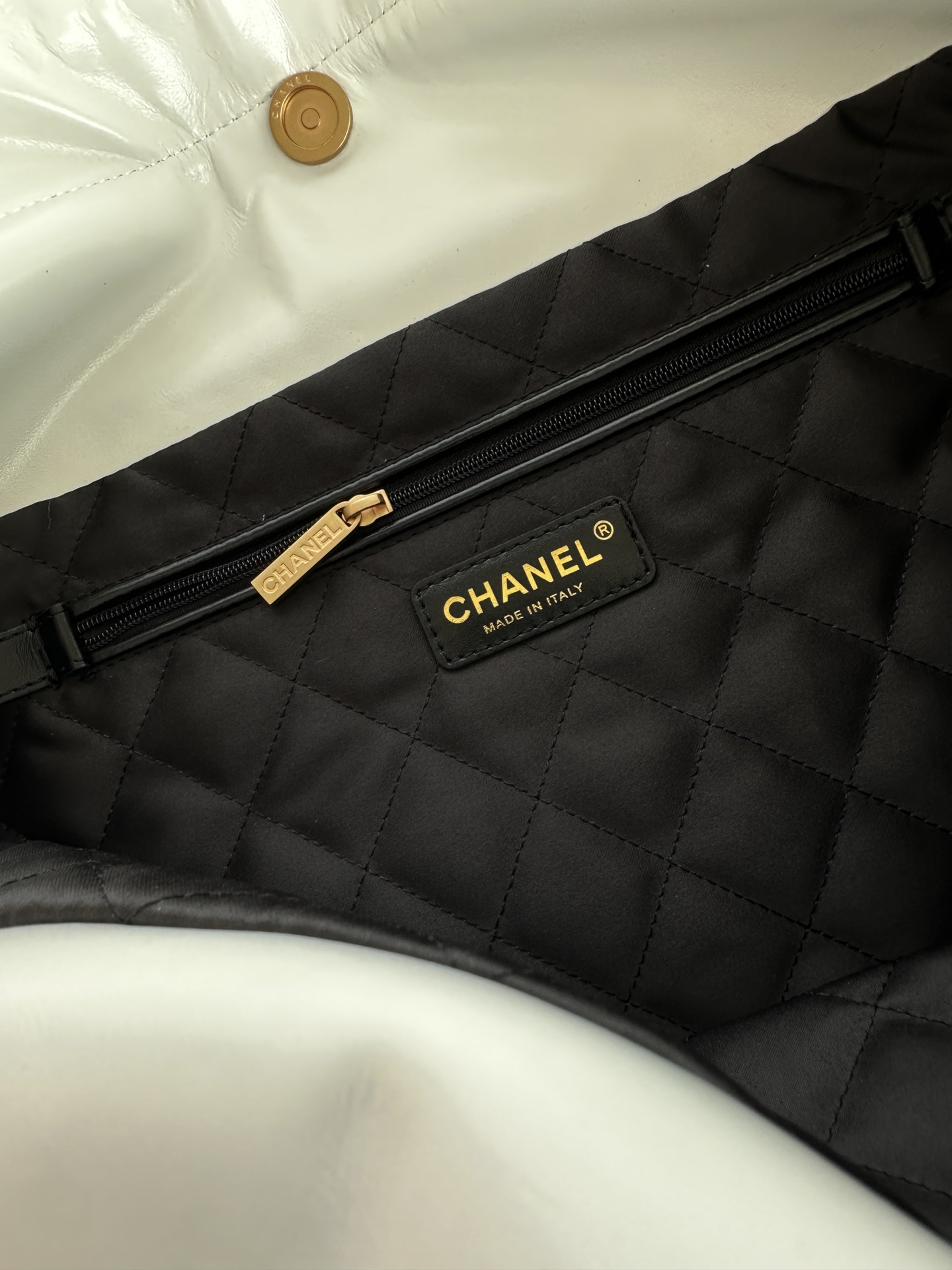 Bagsaaa Ch**el 22 Small Handbag White & Black AS3260 - 35 × 37 × 7 cm