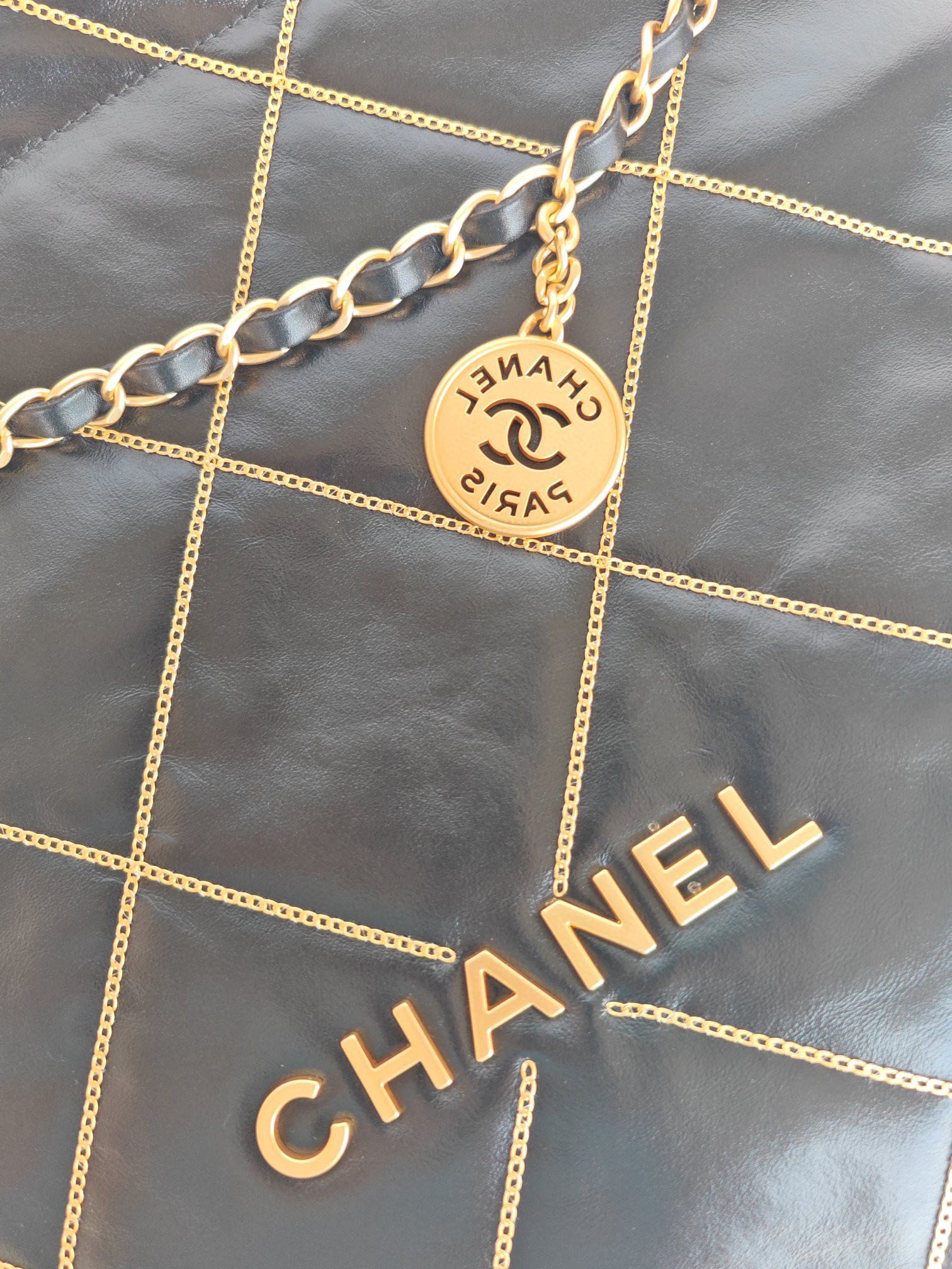 Bagsaaa Ch**el 22 Handbag AS3261 Shiny Calfskin & Gold-Tone Metal Black Hobo - 39 × 42 × 8 cm