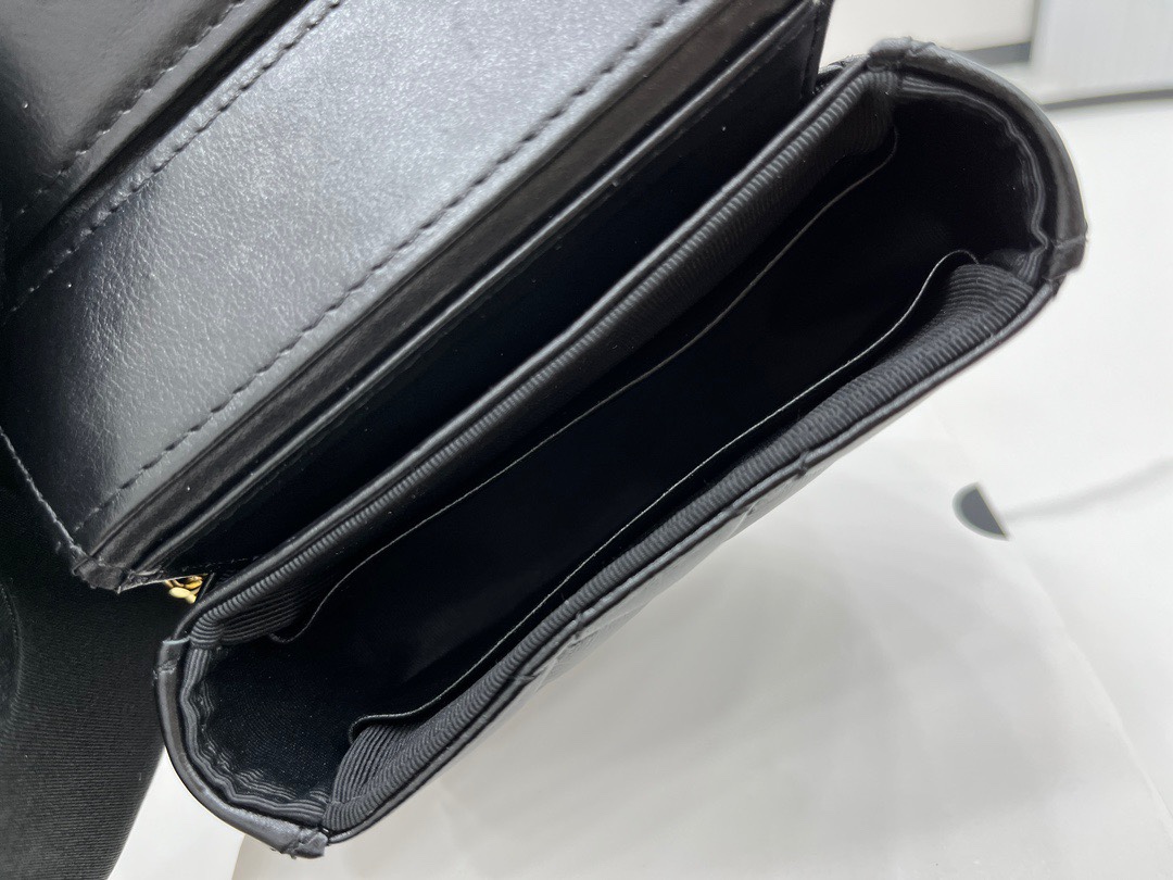 Bagsaaa Ch**el Clutch With Chain AP3378 Black - 11.5 × 12.5 × 3.5 cm