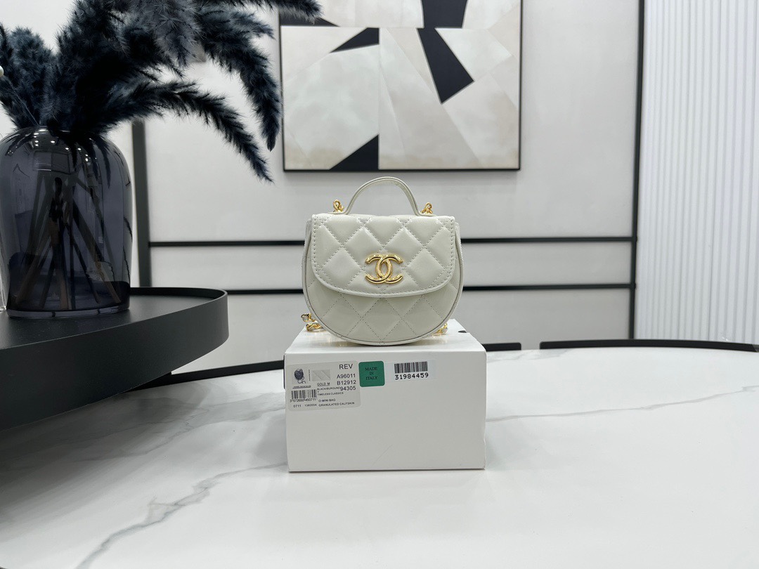 Bagsaaa Ch**el Clutch With Chain AP3378 White - 11.5 × 12.5 × 3.5 cm