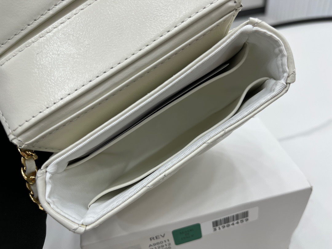 Bagsaaa Ch**el Clutch With Chain AP3378 White - 11.5 × 12.5 × 3.5 cm