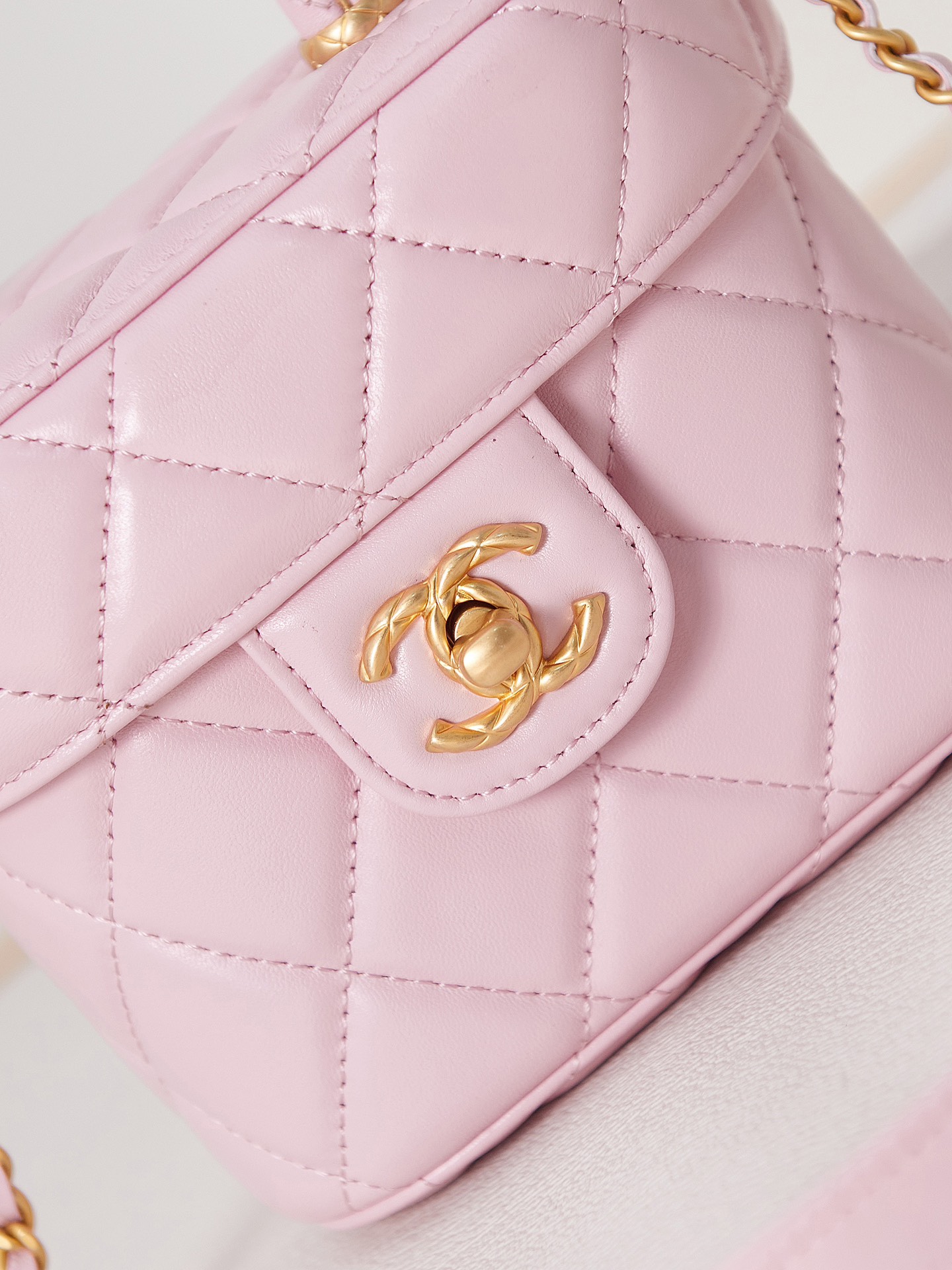 Bagsaaa Ch**el Small Vanity Case Pink AS3973 - 12.5×15×8 cm