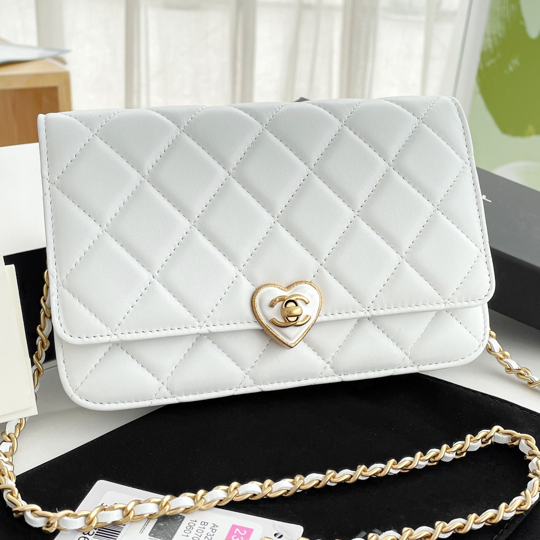 Bagsaaa Ch**el Wallet On Chain White AP3285 - 12.3 × 19.2 × 3.5 cm