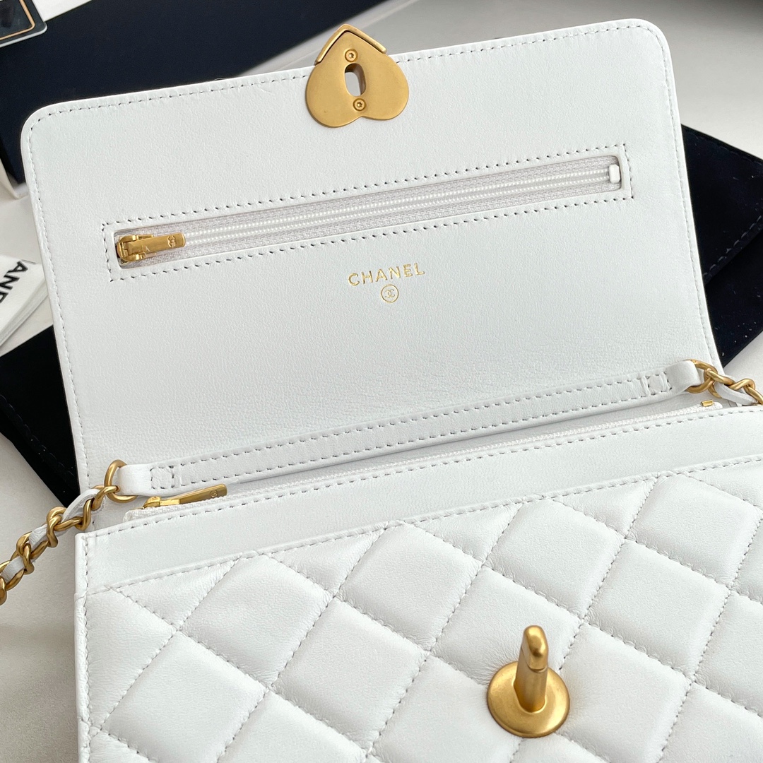Bagsaaa Ch**el Wallet On Chain White AP3285 - 12.3 × 19.2 × 3.5 cm