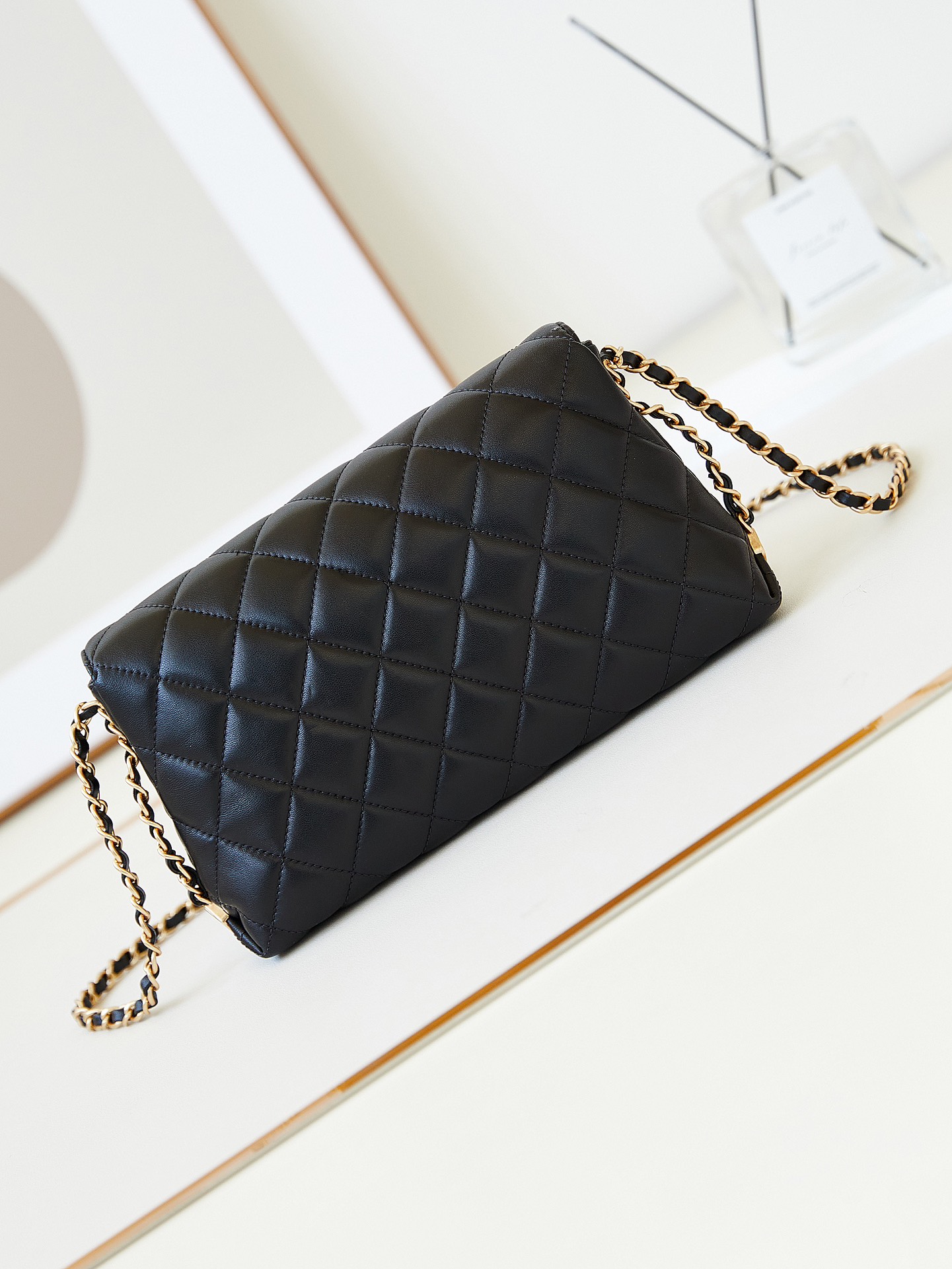 Bagsaaa Ch**el Flap Bag AS4452 Black Lambskin Imitation Pearls - 17 × 25 × 5 cm