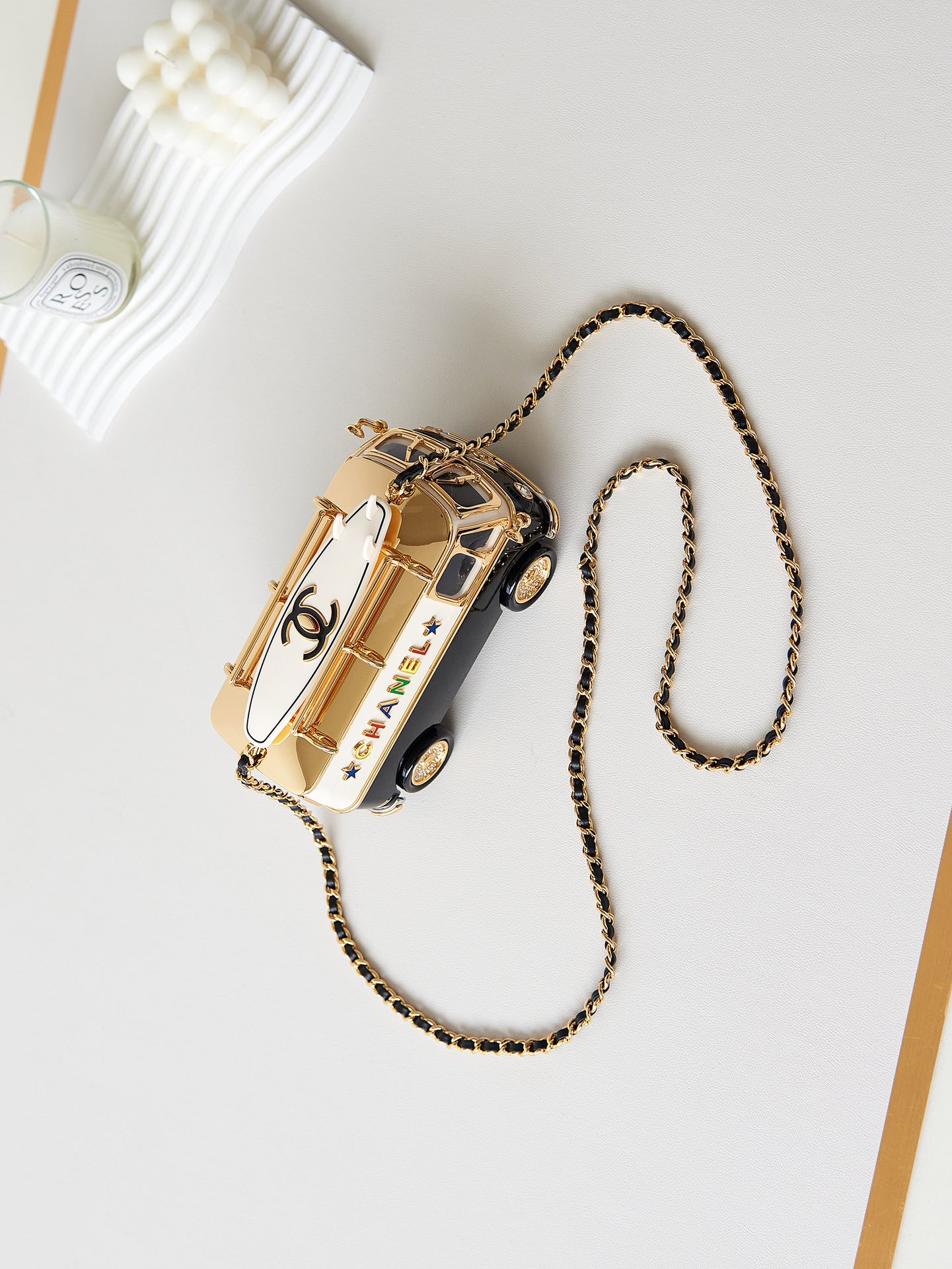 Bagsaaa Ch**el Mini Van Minaudiere Black/White/Gold AS4590 - 9.4 × 16 × 8.7 cm