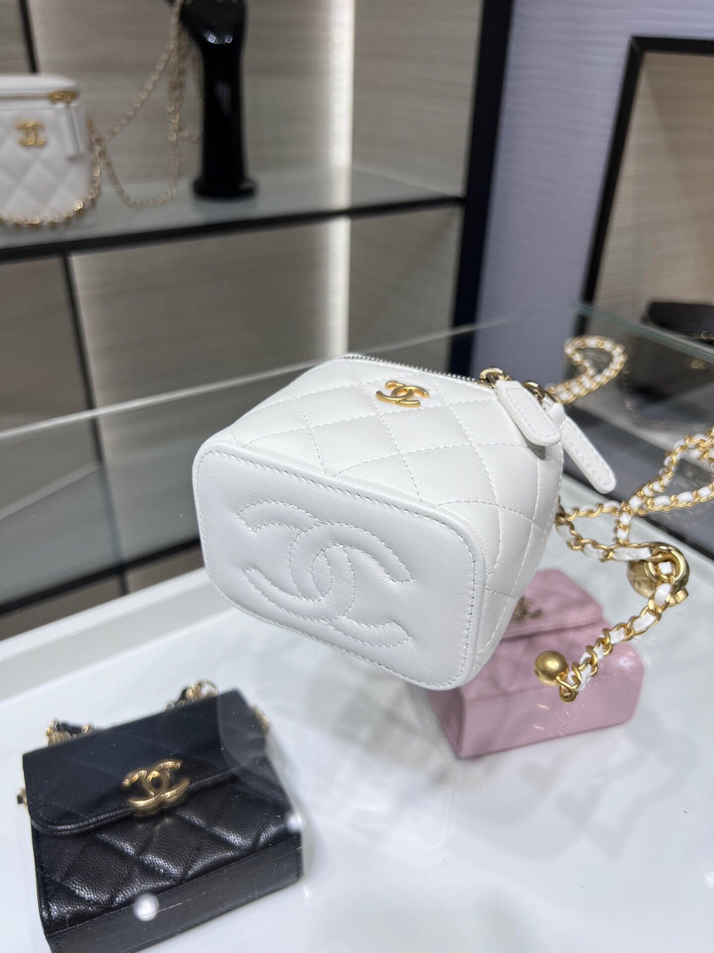 Bagsaaa Ch**el Clutch With Chain AP1447 White Lambskin - 8.5-11-7cm