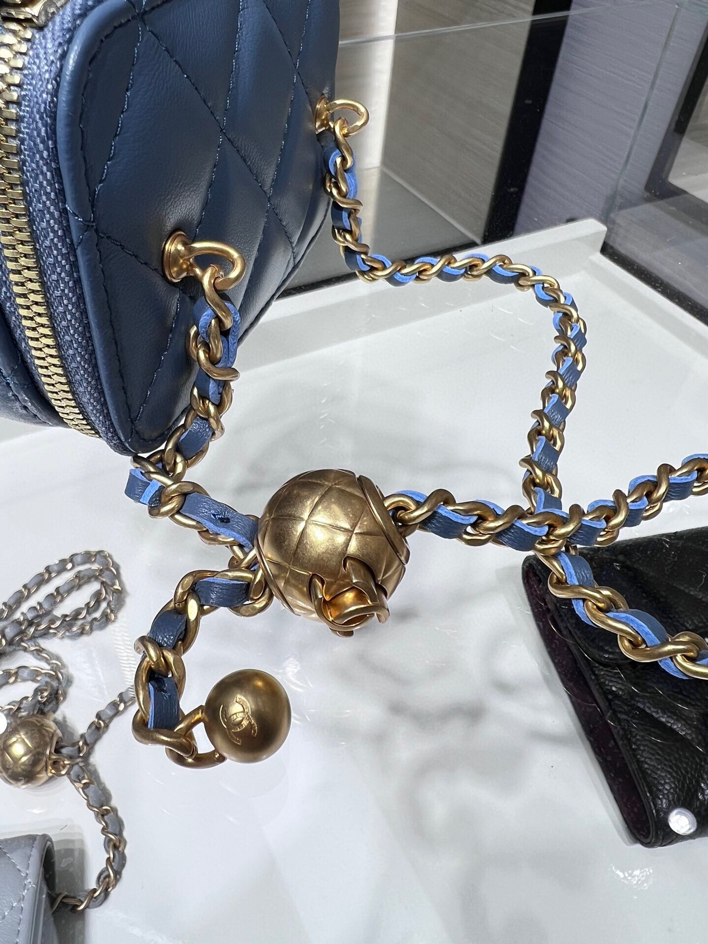 Bagsaaa Ch**el Clutch With Chain AP1447 Blue Lambskin - 8.5-11-7cm