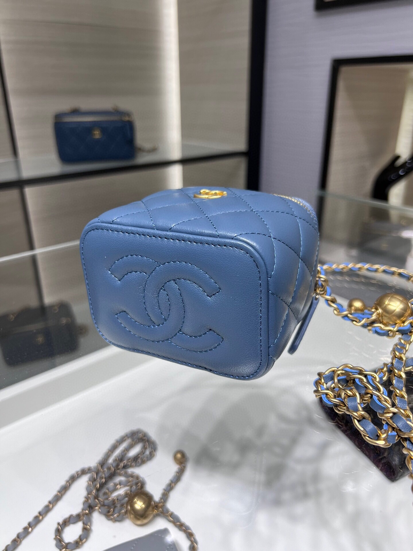 Bagsaaa Ch**el Clutch With Chain AP1447 Blue Lambskin - 8.5-11-7cm