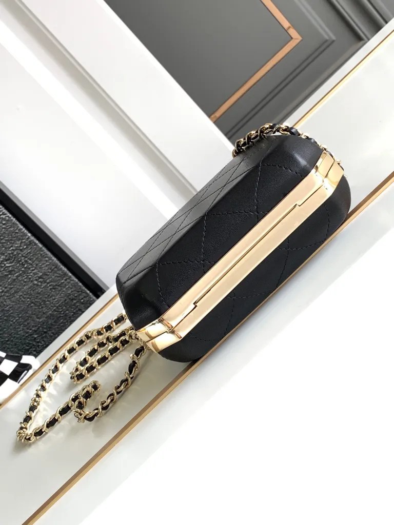 Bagsaaa Ch**el Evening Bag Lambskin & Gold-Tone Metal Black AS4075 - 11 x 14 x 5 CM