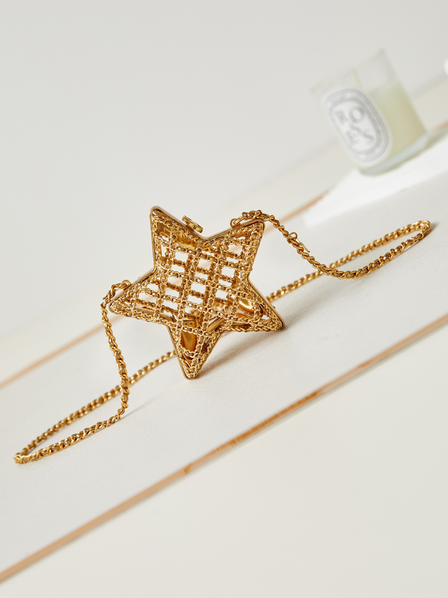Bagsaaa Ch**el Star Minaudiere Gold Tone Metal AS4028 - 11.5 × 11 × 4 cm