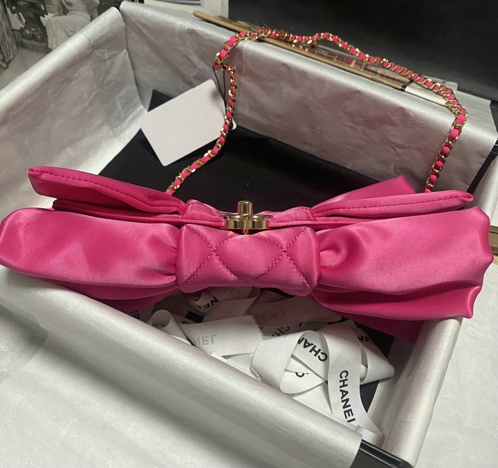 Bagsaaa Ch**el Clutch Satin & Gold-Tone Metal Pink AS4098 - 20 × 20 × 4 cm