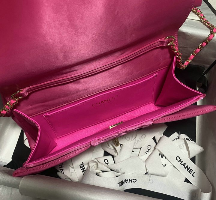 Bagsaaa Ch**el Clutch Satin & Gold-Tone Metal Pink AS4098 - 20 × 20 × 4 cm