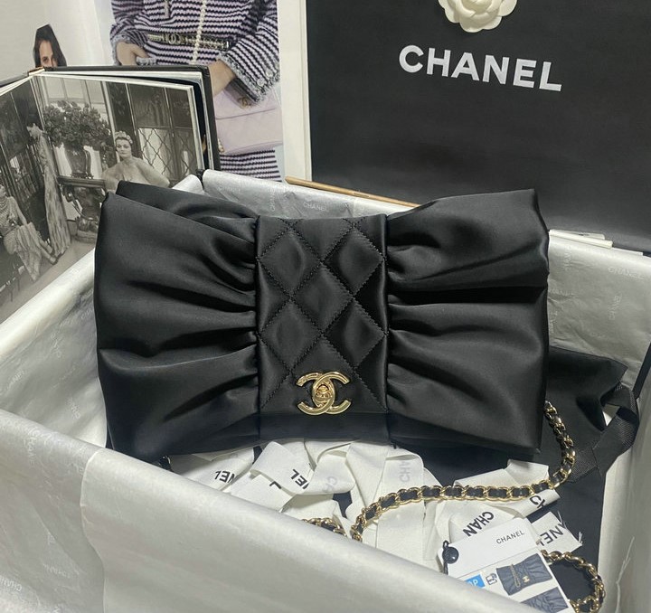 Bagsaaa Ch**el Clutch Satin & Gold-Tone Metal Black AS4098 - 20 × 20 × 4 cm
