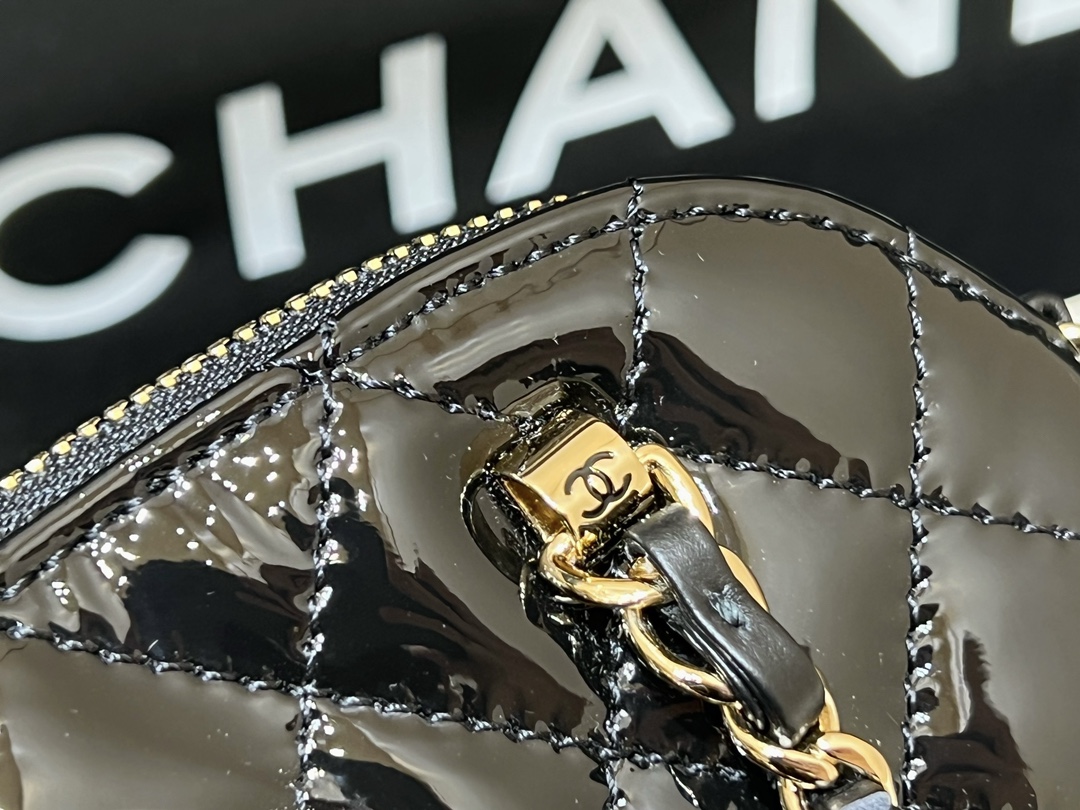Bagsaaa Ch**el Clutch With Chain Black Patent Calfskin AP3354 - 11×16×5.5 cm