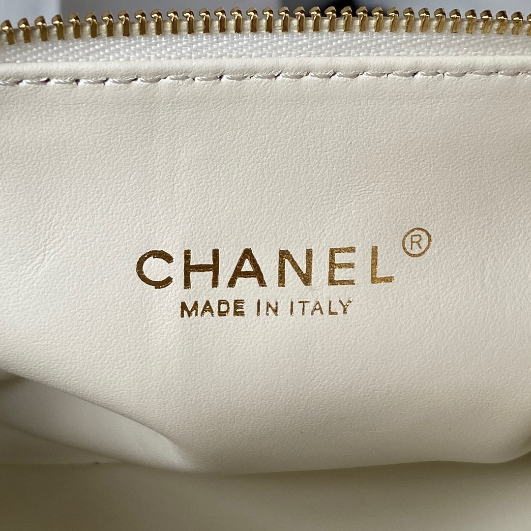 Bagsaaa Ch**el Bag With Top Handle AS4201 White - 17X21X5.5cm