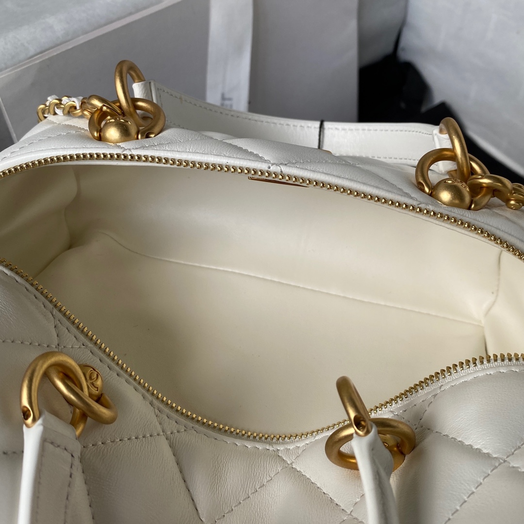 Bagsaaa Ch**el Bag With Top Handle AS4201 White - 17X21X5.5cm