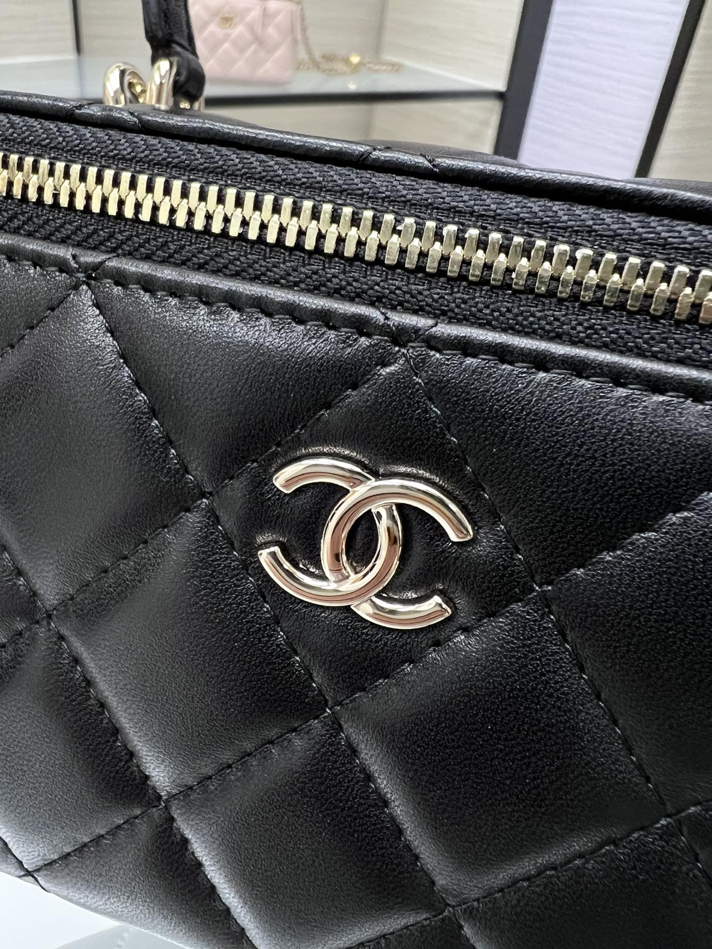 Bagsaaa Ch**el Small Vanity With Chain Black AP2199 - 17*9.5*8cm