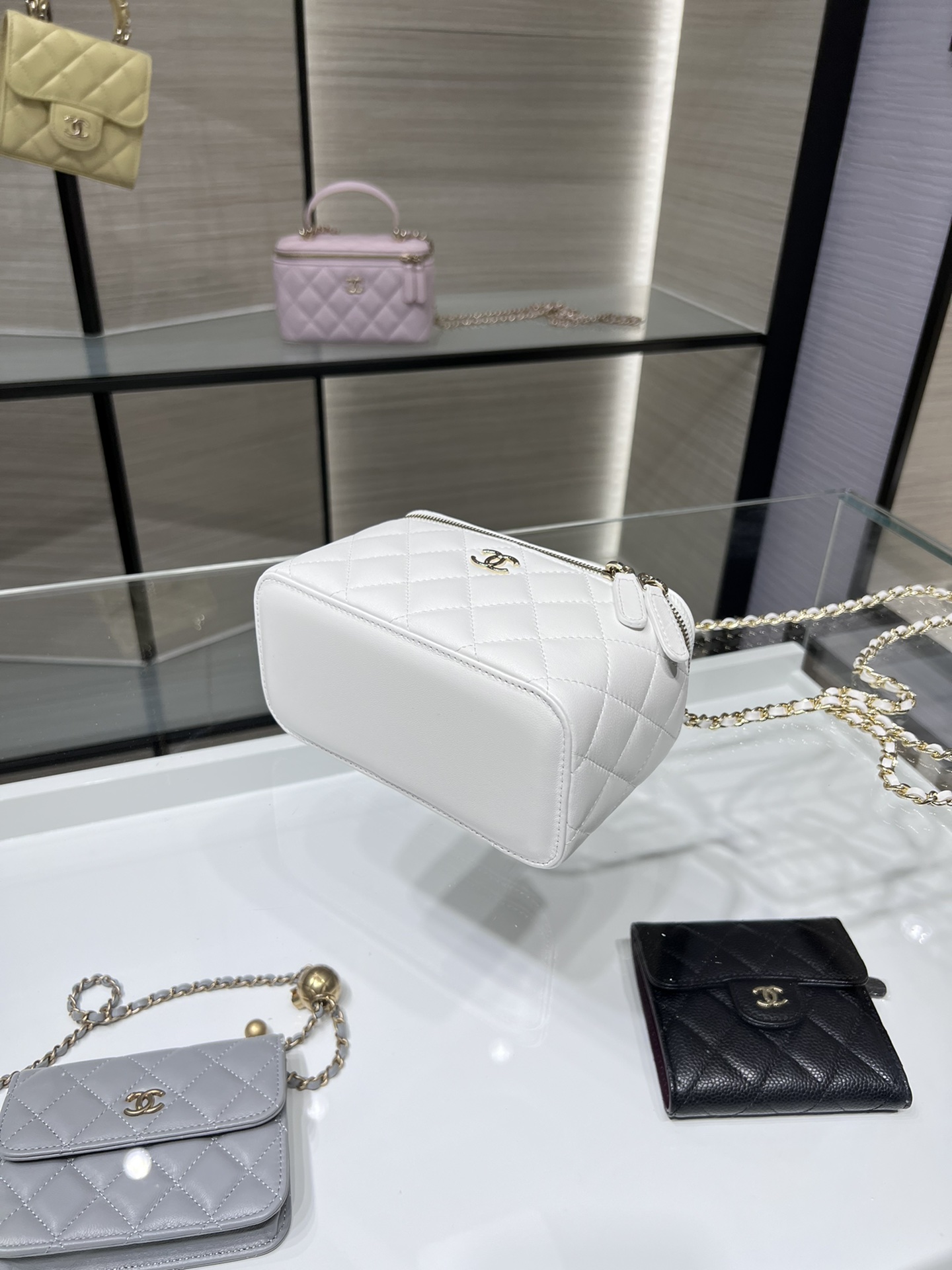 Bagsaaa Ch**el Small Vanity With Chain White AP2199 - 17*9.5*8cm
