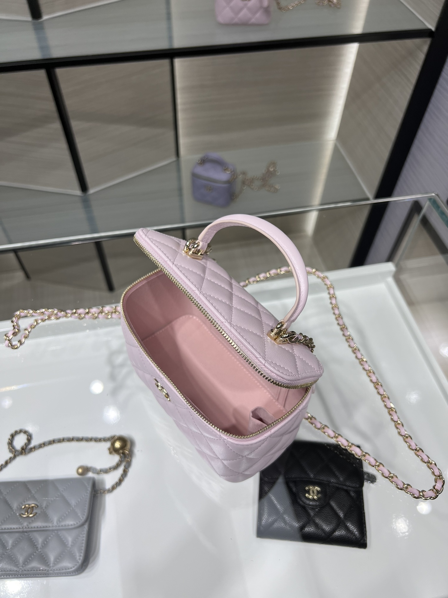 Bagsaaa Ch**el Small Vanity With Chain Light Pink AP2199 - 17*9.5*8cm