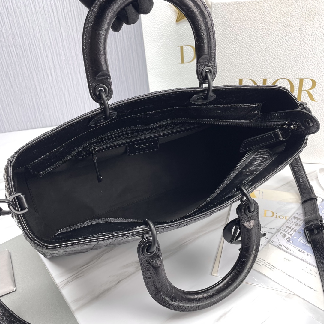 Bagsaaa D10r Large Lady D-Sire Bag Black Macrocannage Crinkled Calfskin - 35 x 23 x 15 cm